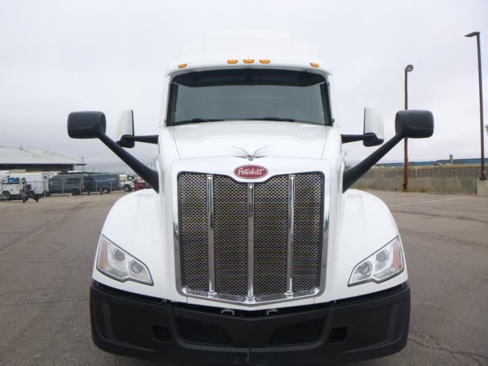 2023 Peterbilt 579 Base