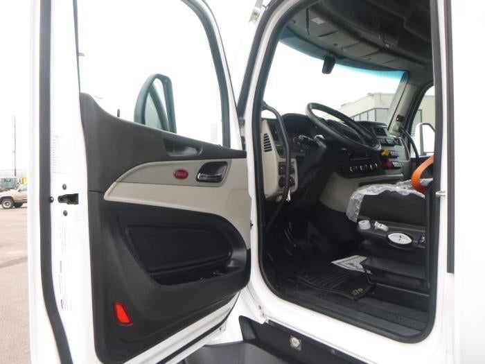 2023 Peterbilt 579 Base