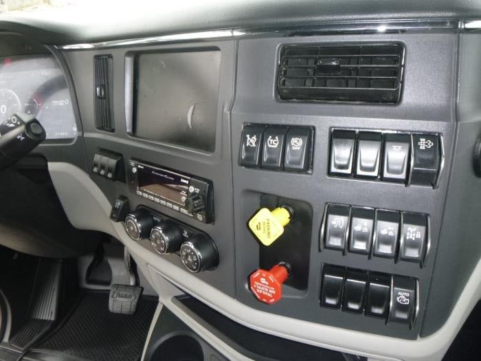 2023 Peterbilt 579 Base