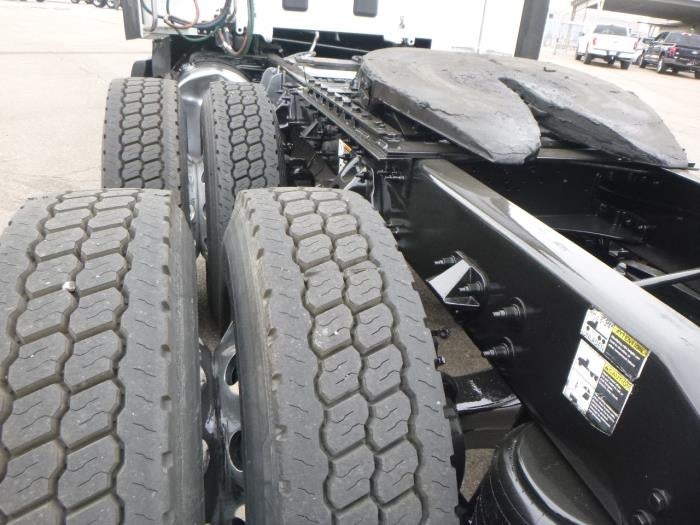 2023 Peterbilt 579 Base