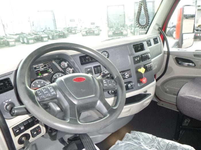 2020 Peterbilt 579 Base