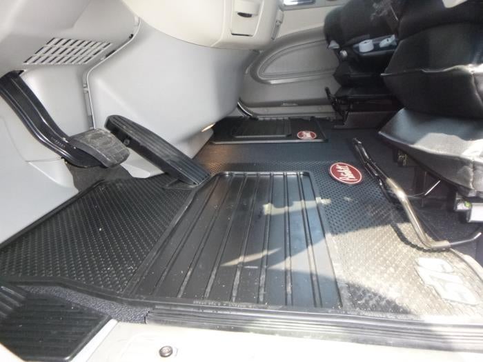 2021 Peterbilt 579 Base