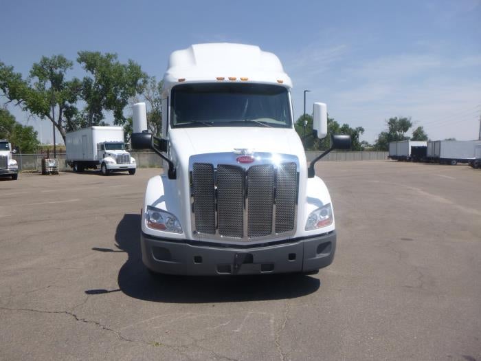 2021 Peterbilt 579 Base