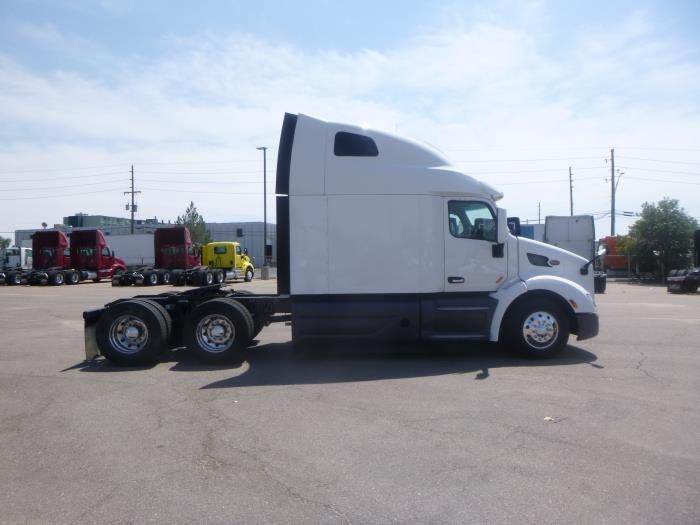 2021 Peterbilt 579 Base