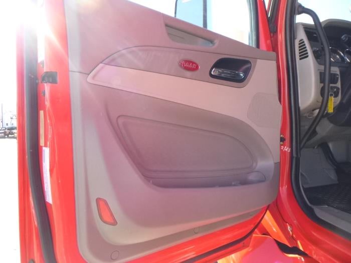 2021 Peterbilt 579 Base