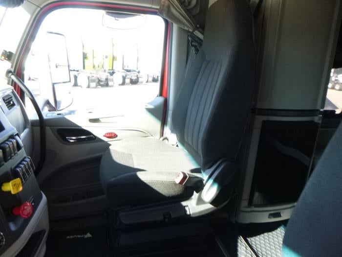 2021 Peterbilt 579 Base