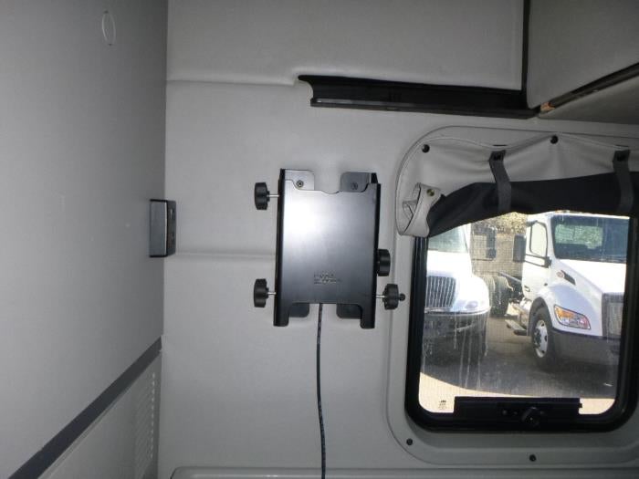 2021 Peterbilt 579 Base