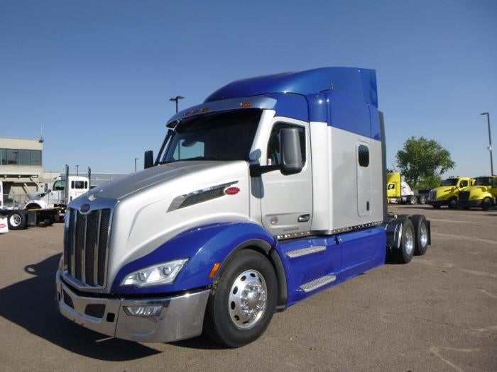 2022 Peterbilt 579 Base
