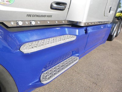 2022 Peterbilt 579 Base