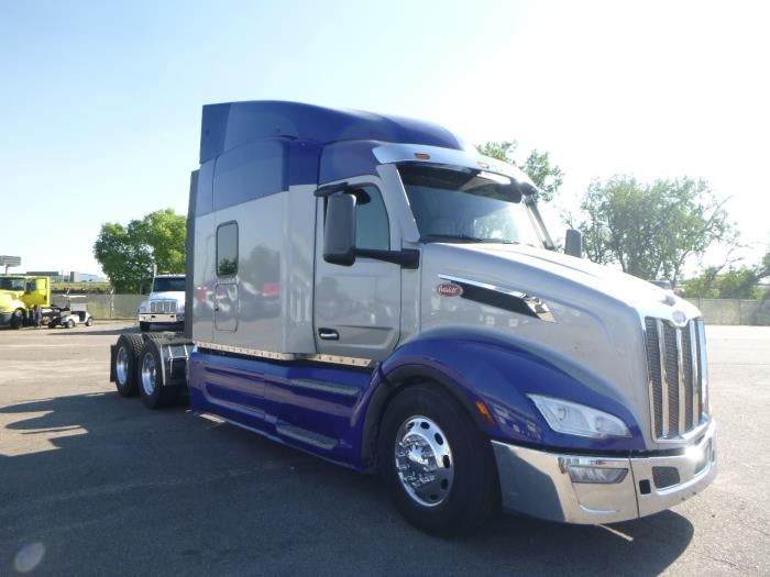 2022 Peterbilt 579 Base