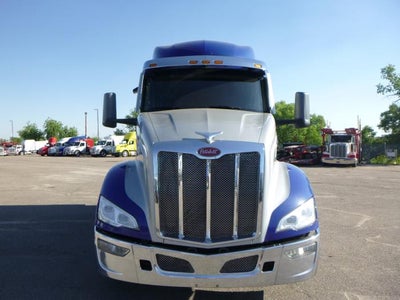 2022 Peterbilt 579 Base
