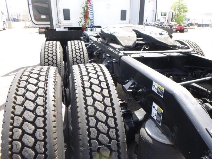 2020 Peterbilt 579 Base