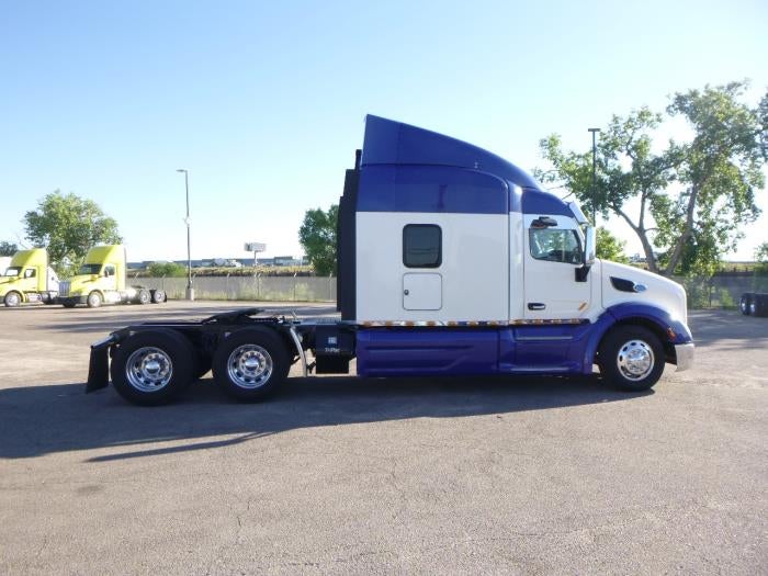 2021 Peterbilt 579 Base