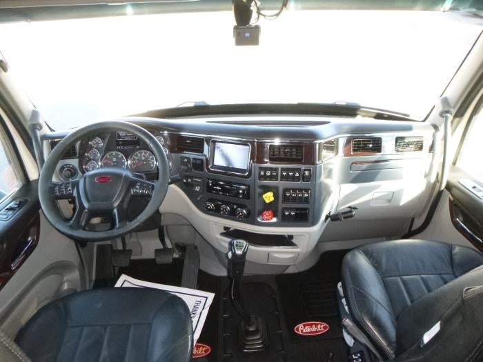 2021 Peterbilt 579 Base