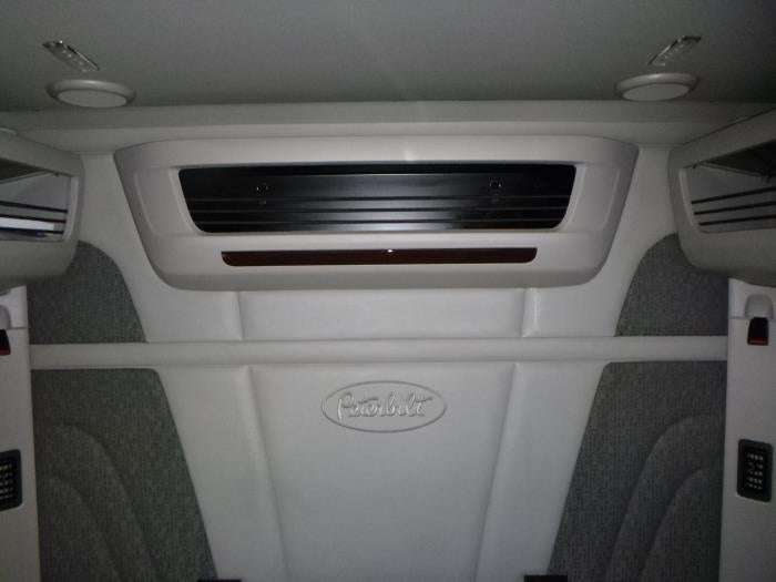 2021 Peterbilt 579 Base