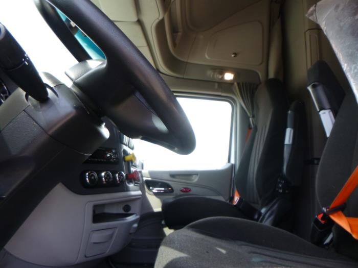 2021 Peterbilt 579 Base