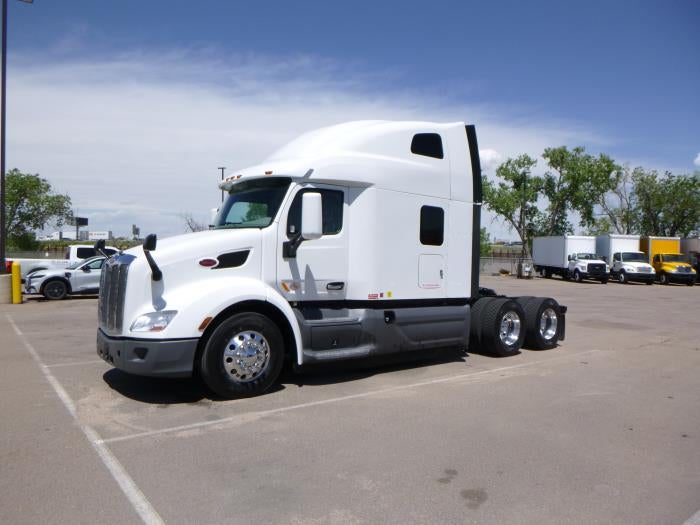 2021 Peterbilt 579 Base