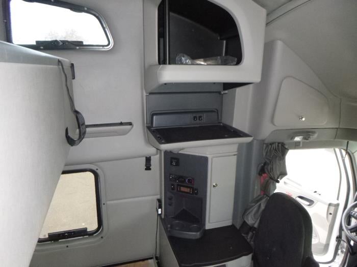 2021 Peterbilt 579 Base