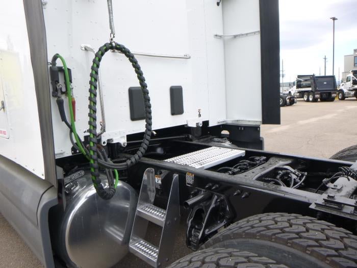 2021 Peterbilt 579 Base