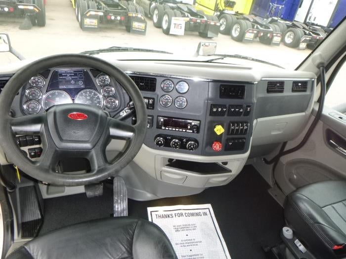 2022 Peterbilt 579 Base