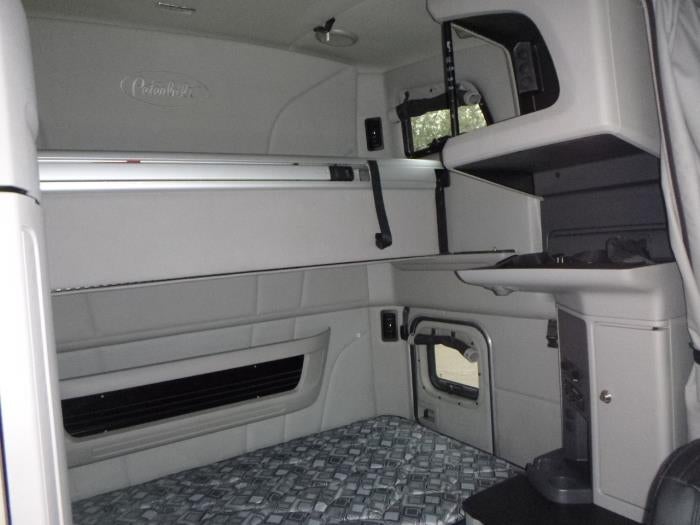 2022 Peterbilt 579 Base