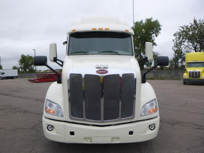 2022 Peterbilt 579 Base