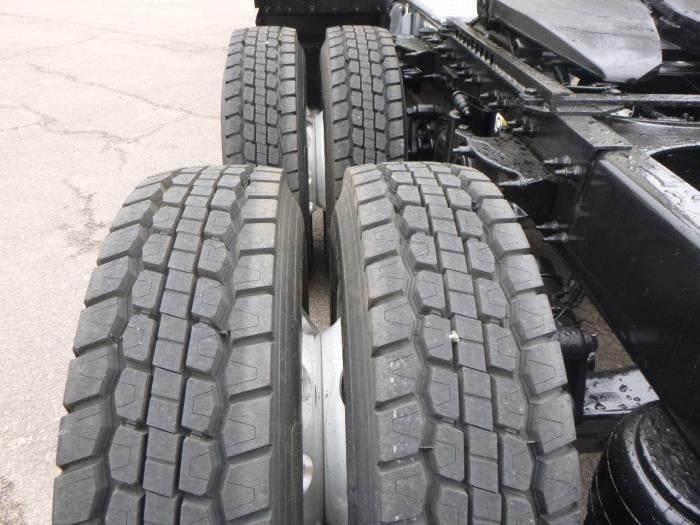 2022 Peterbilt 579 Base