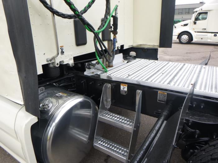 2022 Peterbilt 579 Base