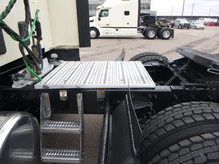 2022 Peterbilt 579 Base