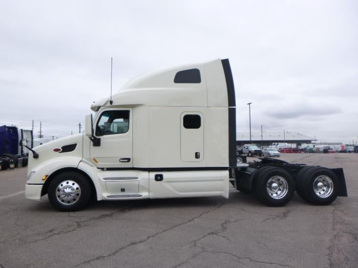 2022 Peterbilt 579 Base