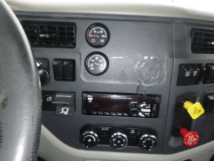 2020 Peterbilt 579 Base