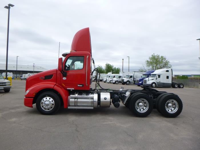2020 Peterbilt 579 Base