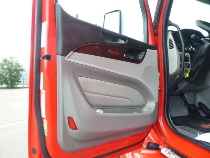 2020 Peterbilt 579 Base
