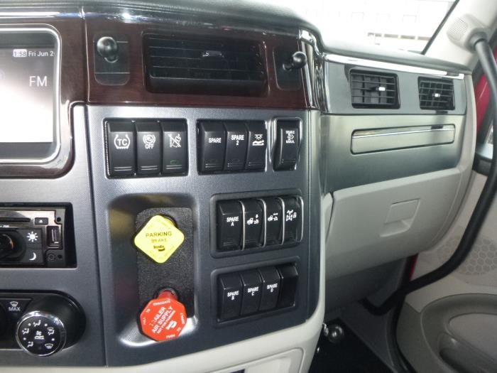 2020 Peterbilt 579 Base