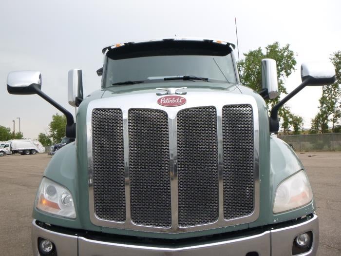2021 Peterbilt 579 Base