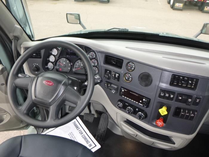 2021 Peterbilt 579 Base