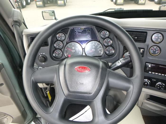2021 Peterbilt 579 Base