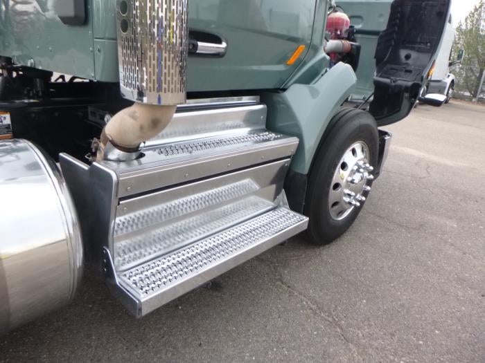 2021 Peterbilt 579 Base