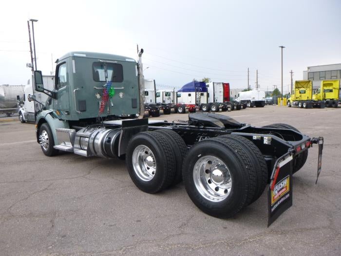 2021 Peterbilt 579 Base
