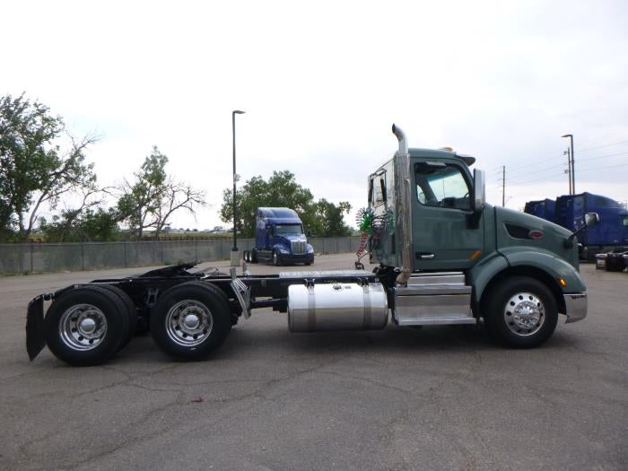 2021 Peterbilt 579 Base