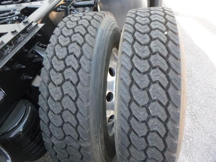 2021 Peterbilt 579 Base