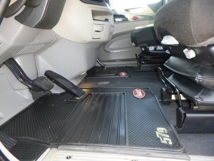 2021 Peterbilt 579 Base