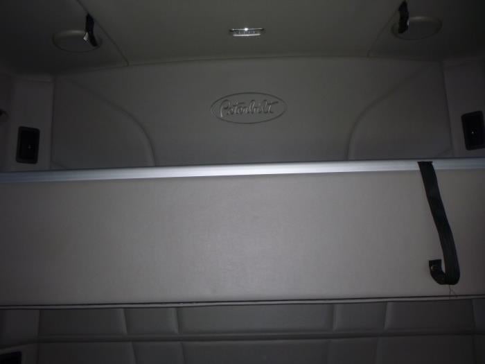 2021 Peterbilt 579 Base