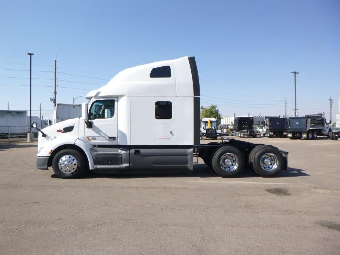 2021 Peterbilt 579 Base