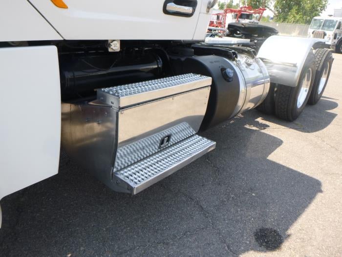2022 Peterbilt 567 Base