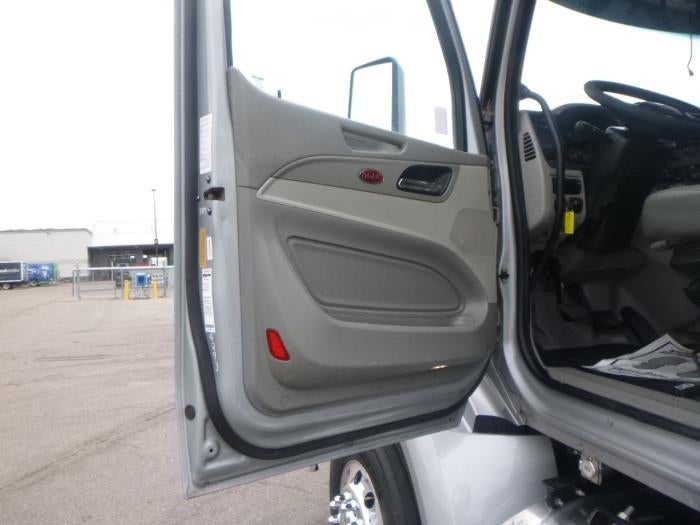 2021 Peterbilt 567 Base