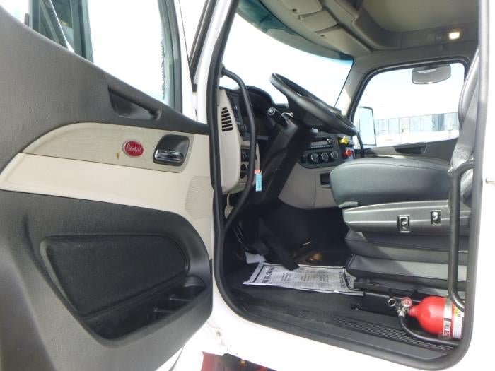 2023 Peterbilt 567 Base