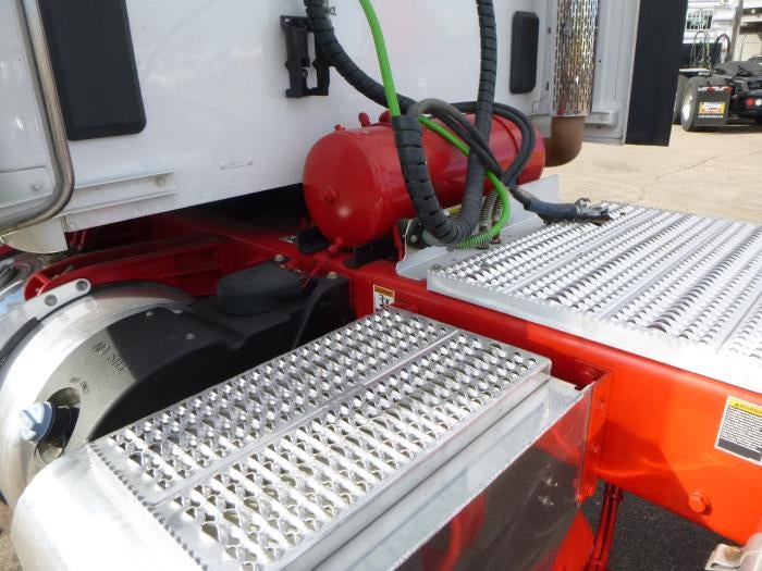 2023 Peterbilt 567 Base