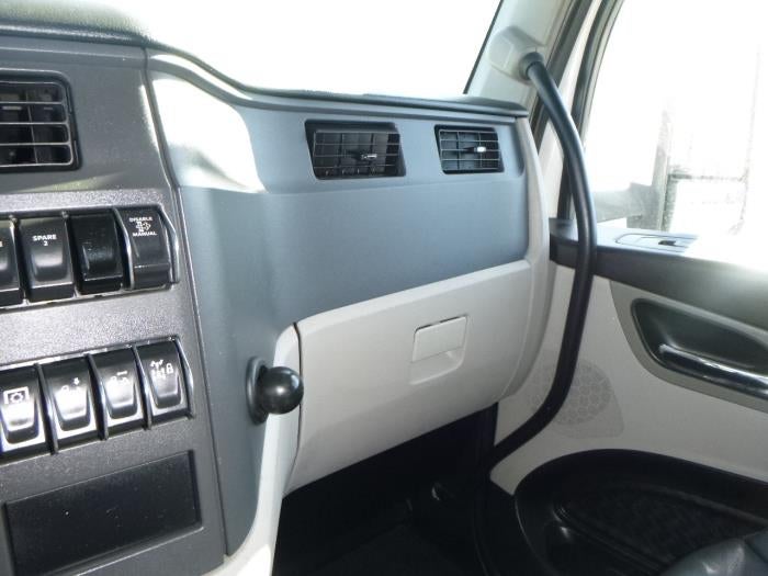 2023 Peterbilt 567 Base