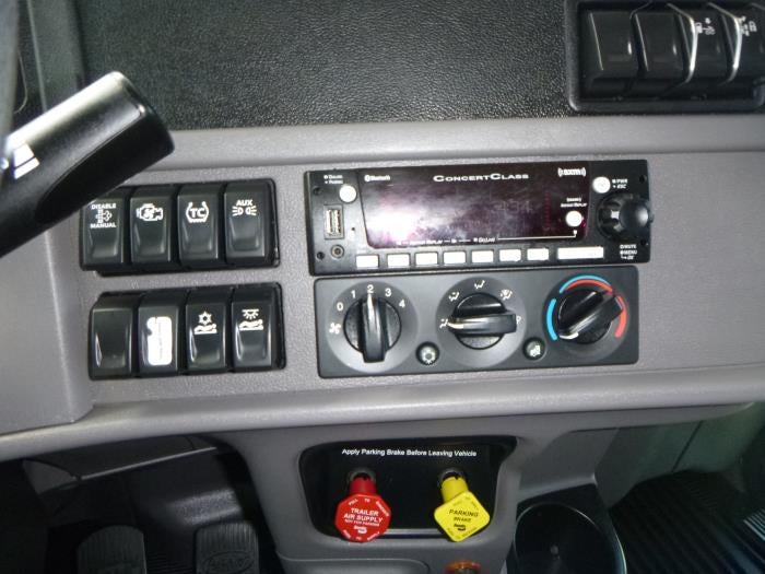 2023 Peterbilt 389 Base